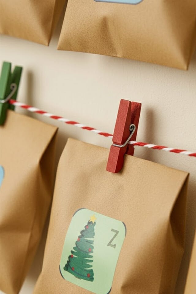 Yılbaşı Advent Takvimi Seti – Yılbaşı Sticker Seti, Mini Mandal, 12x20 Kese, Süsleme İpi