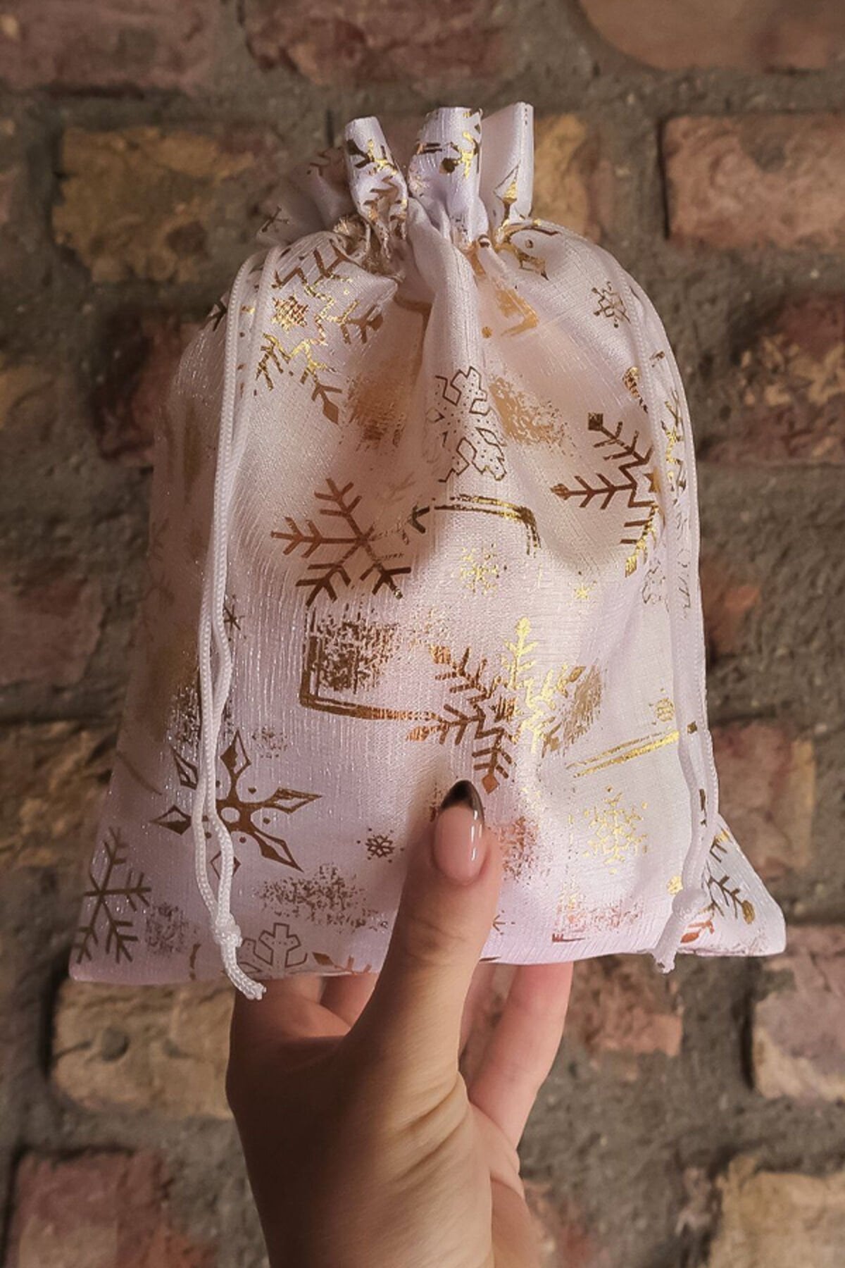 Büyük Boy Beyaz Altın Varaklı Kumaş Hediye Kesesi - 5 ADET - 17x23 cm – Yılbaşı Hediye Torbası