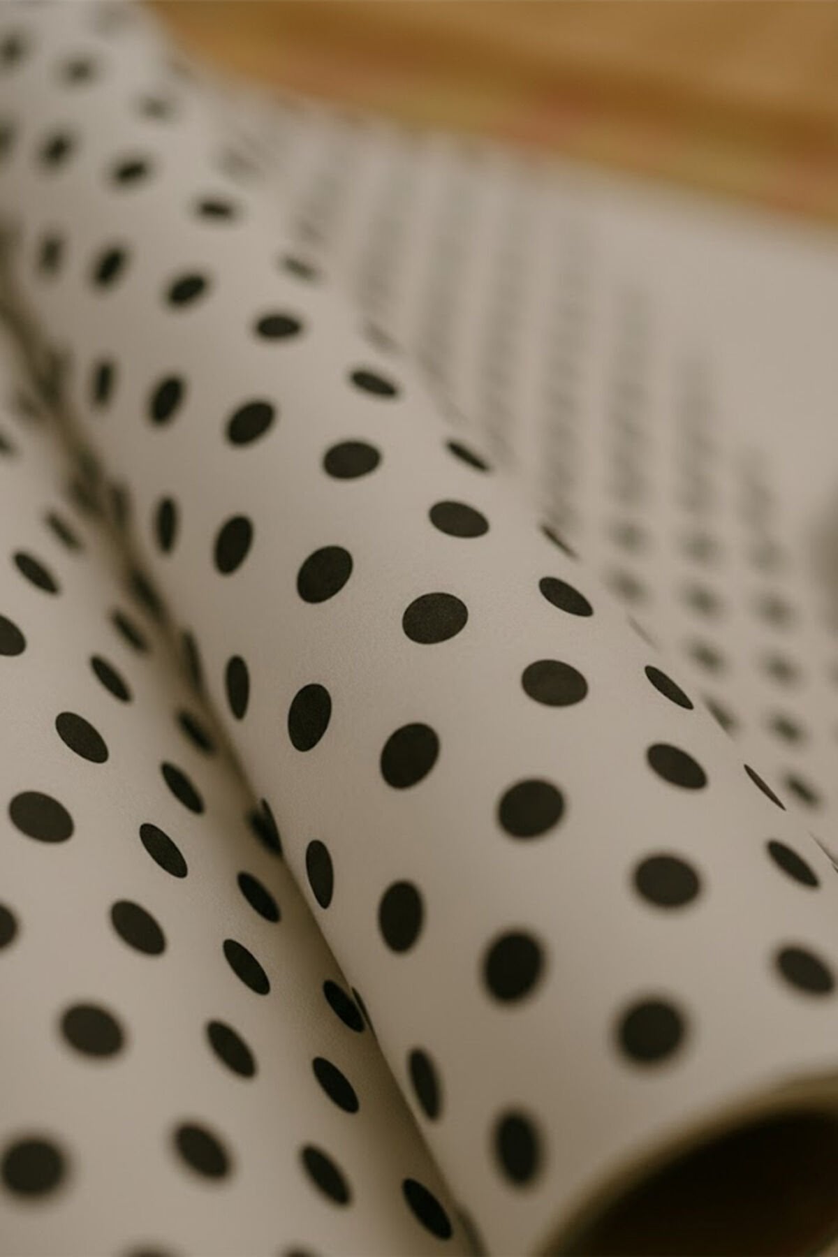 Beyaz Üzeri Siyah Puantiye Ambalaj Kağıdı 33 Adet 70x100cm Hediye Paketleme Hediye Kağıdı