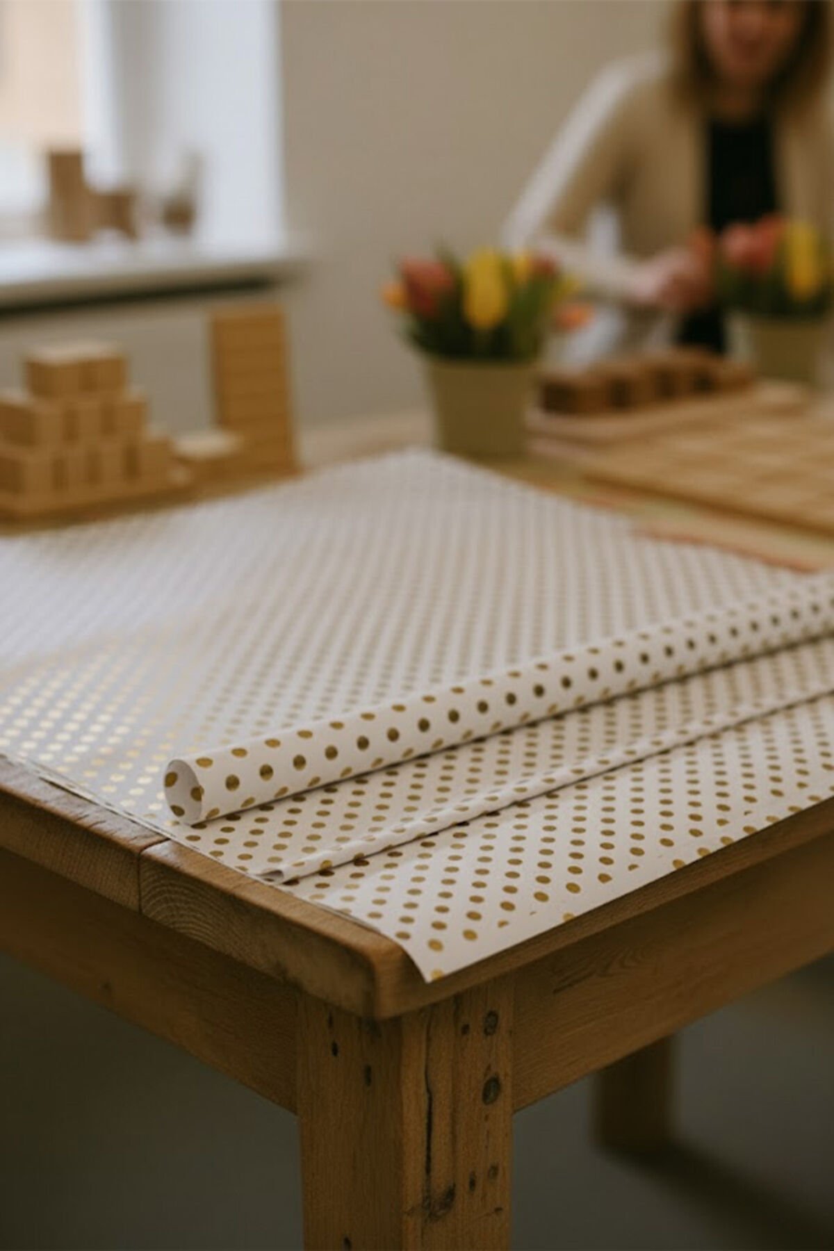 Beyaz Üzeri Altın Puantiye Ambalaj Kağıdı 33 Adet 70x100cm Hediye Paketleme Hediye Kağıdı