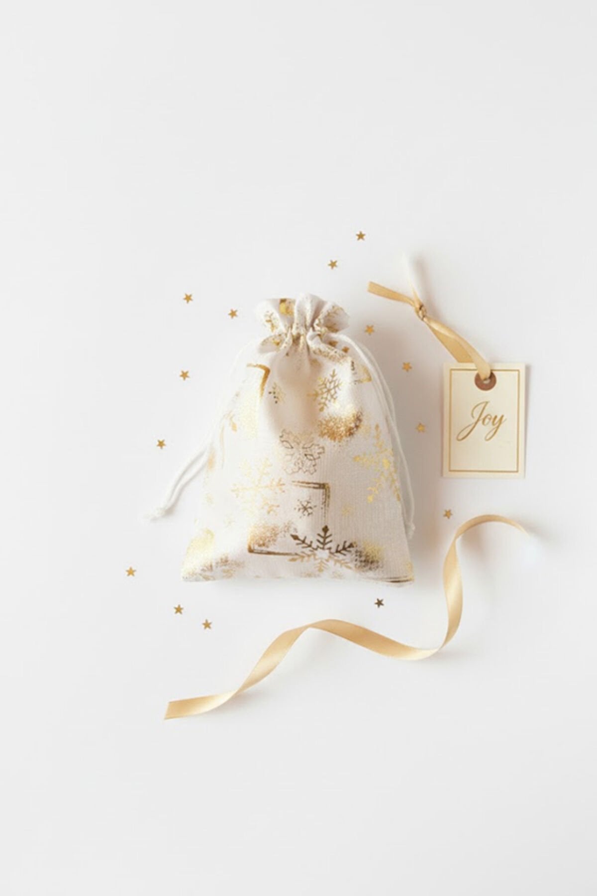 Küyük Boy Beyaz Altın Varaklı Kumaş Hediye Kesesi - 5 ADET - 13x18 cm – Yılbaşı Hediye Torbası