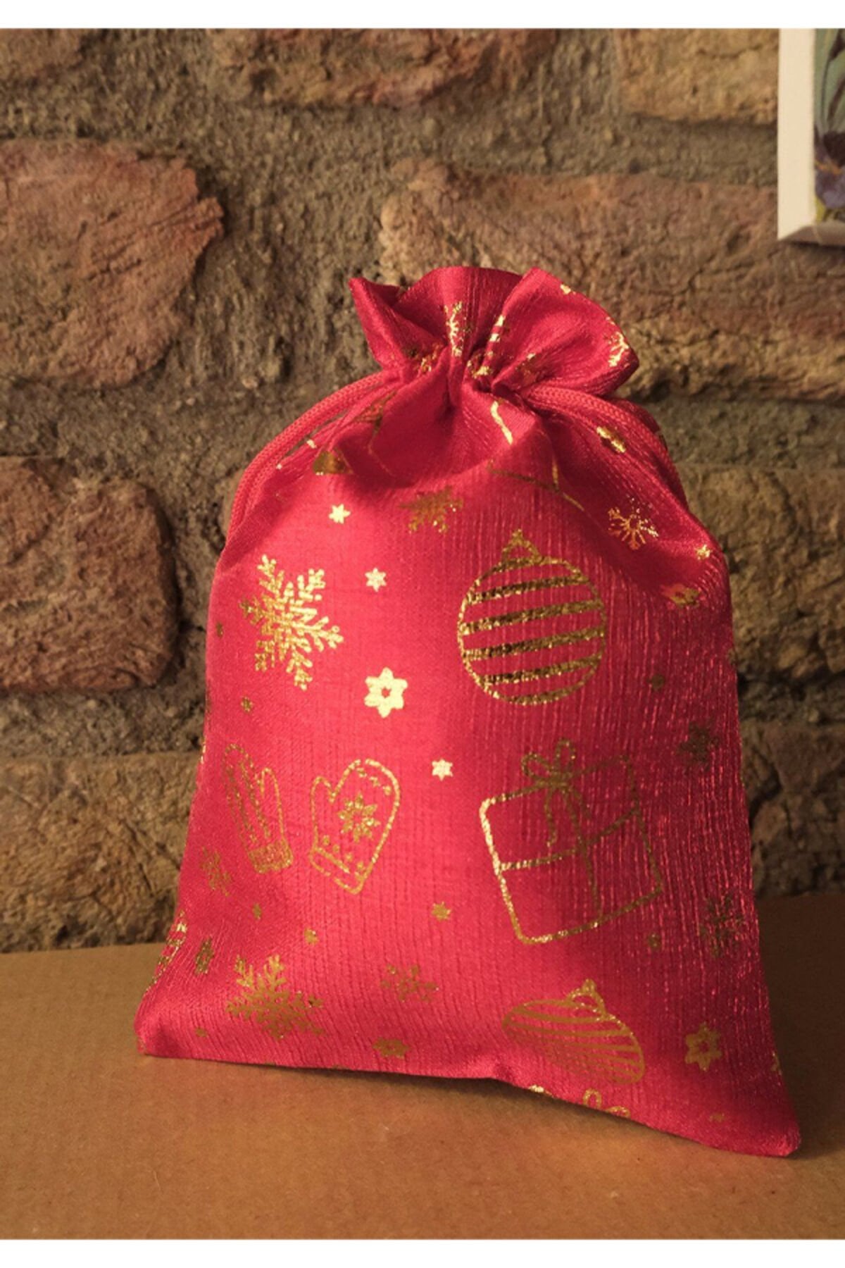 Büyük Boy Kırmızı Altın Varaklı Kumaş Hediye Kesesi - 1 ADET - 13x18 cm – Yılbaşı Hediye Torbası
