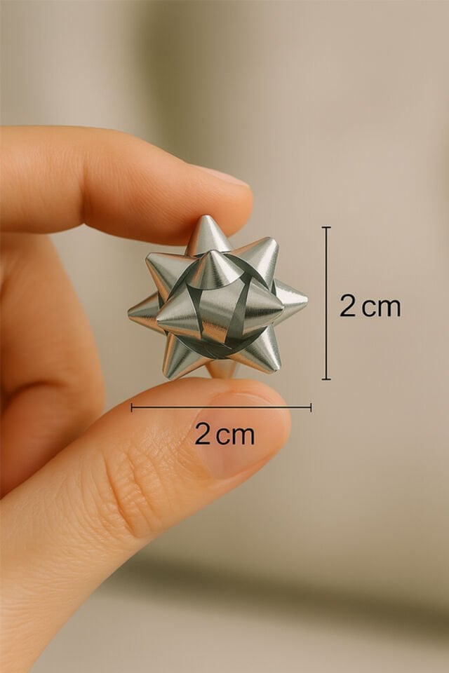 Mini Rafya Hediye Süsü Gümüş 2 cm – Hediye Paketleme, Dekorasyon ve Parti Süsü (100 Adet)