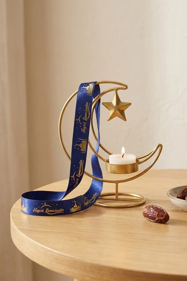 Hayırlı Ramazanlar Altın Baskılı Lacivert Kurdele 5 Metre – Altın Yaldızlı Ramazan Süsleme Kurdelesi