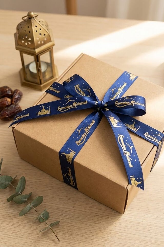 Ramadan Mubarak Altın Baskılı Lacivert Kurdele 5 Metre – Altın Yaldızlı Ramazan Süsleme Kurdelesi