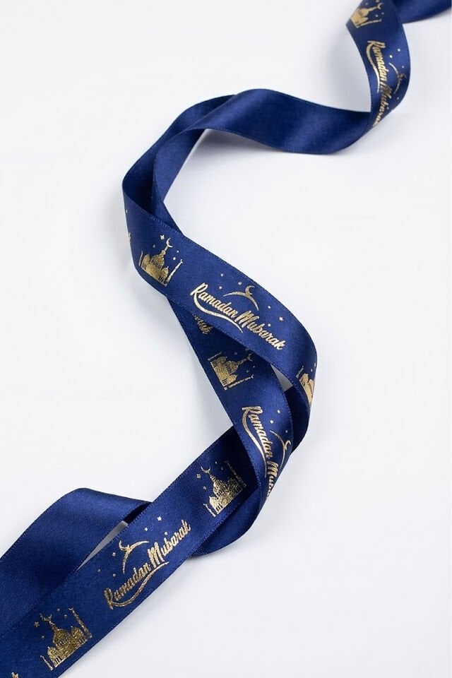 Ramadan Mubarak Altın Baskılı Lacivert Kurdele 5 Metre – Altın Yaldızlı Ramazan Süsleme Kurdelesi