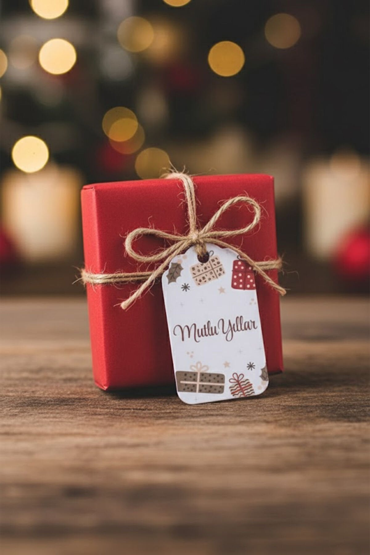 Yılbaşı Hediye Etiketi 25 Adet – Mutlu Yıllar Tasarımlı Sallantı Kart – Hediye Paketleme Kartı