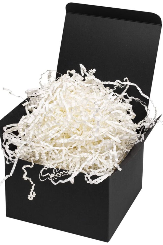 Zigzag Kırpık Kağıt 5000gr. A.Krem 1ad. Kutu İçi Dolgu Malzemesi Pelur Kırpıntı Süs Dolgu Malzemesi