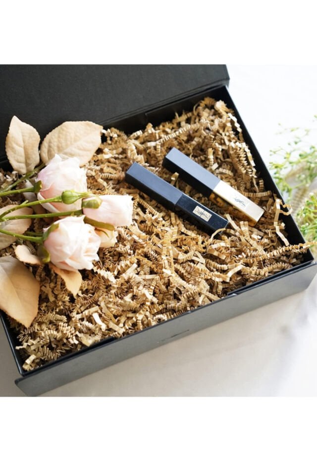 Zigzag Kırpık Kağıt 1000gr. Kraft 1ad. Kutu İçi Dolgu Malzemesi Pelur Kırpıntı Süs Dolgu Malzemesi