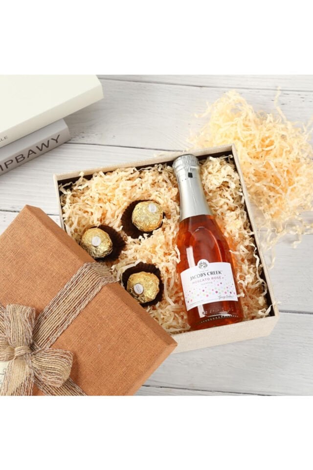 Zigzag Kırpık Kağıt 100gr. K.Krem 1ad. Kutu İçi Dolgu Malzemesi Pelur Kırpıntı Süs Dolgu Malzemesi