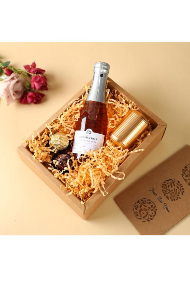 Zigzag Kırpık Kağıt 5000gr. K.Krem 1ad. Kutu İçi Dolgu Malzemesi Pelur Kırpıntı Süs Dolgu Malzemesi