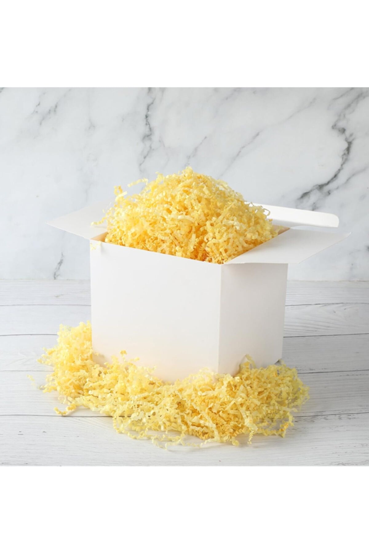 Zigzag Kırpık Kağıt 5000gr. SARI 1ad. Kutu İçi Dolgu Malzemesi Pelur Kırpıntı Süs Dolgu Malzemesi